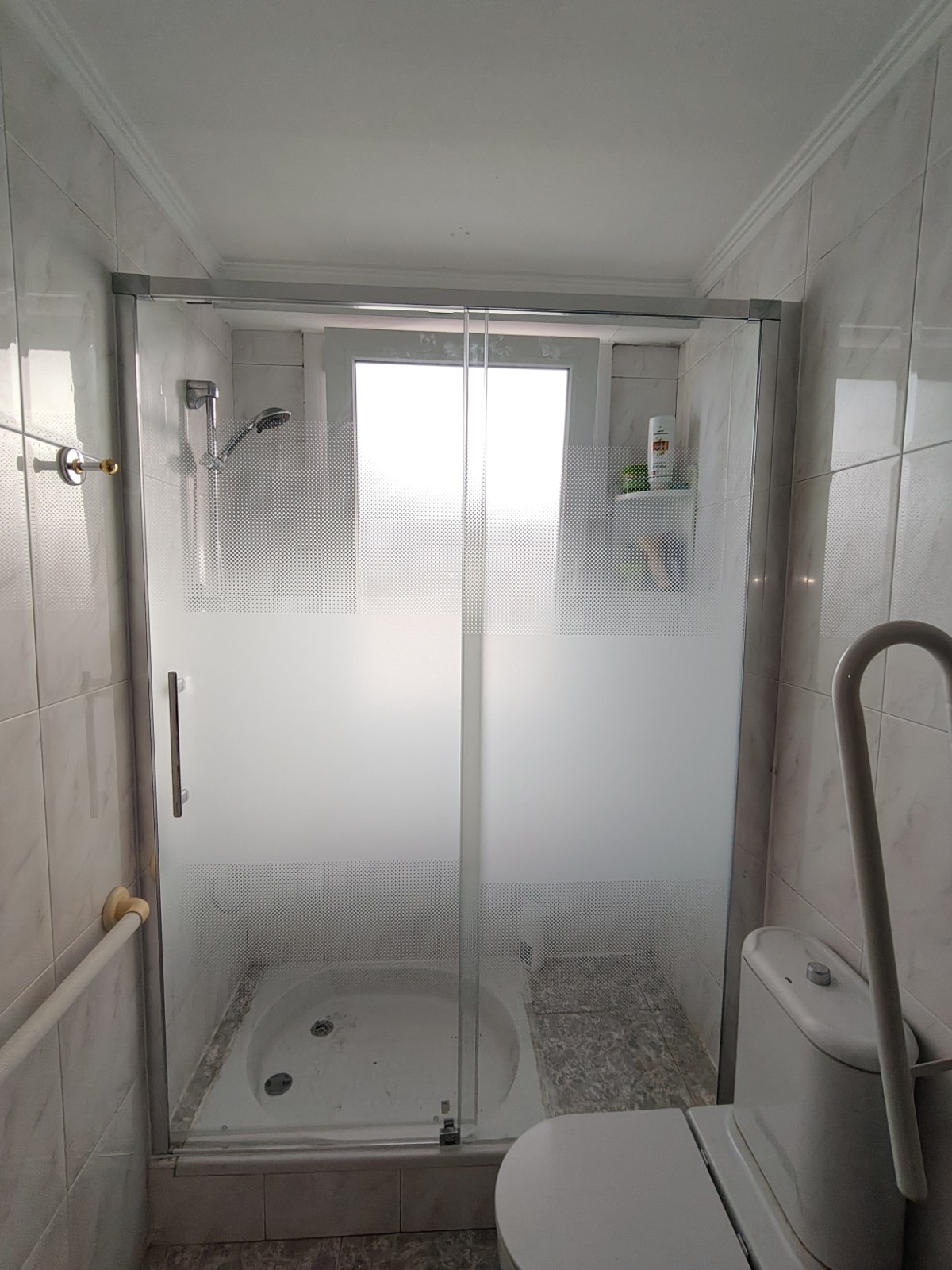 Instalación de Mampara de Ducha Frontal