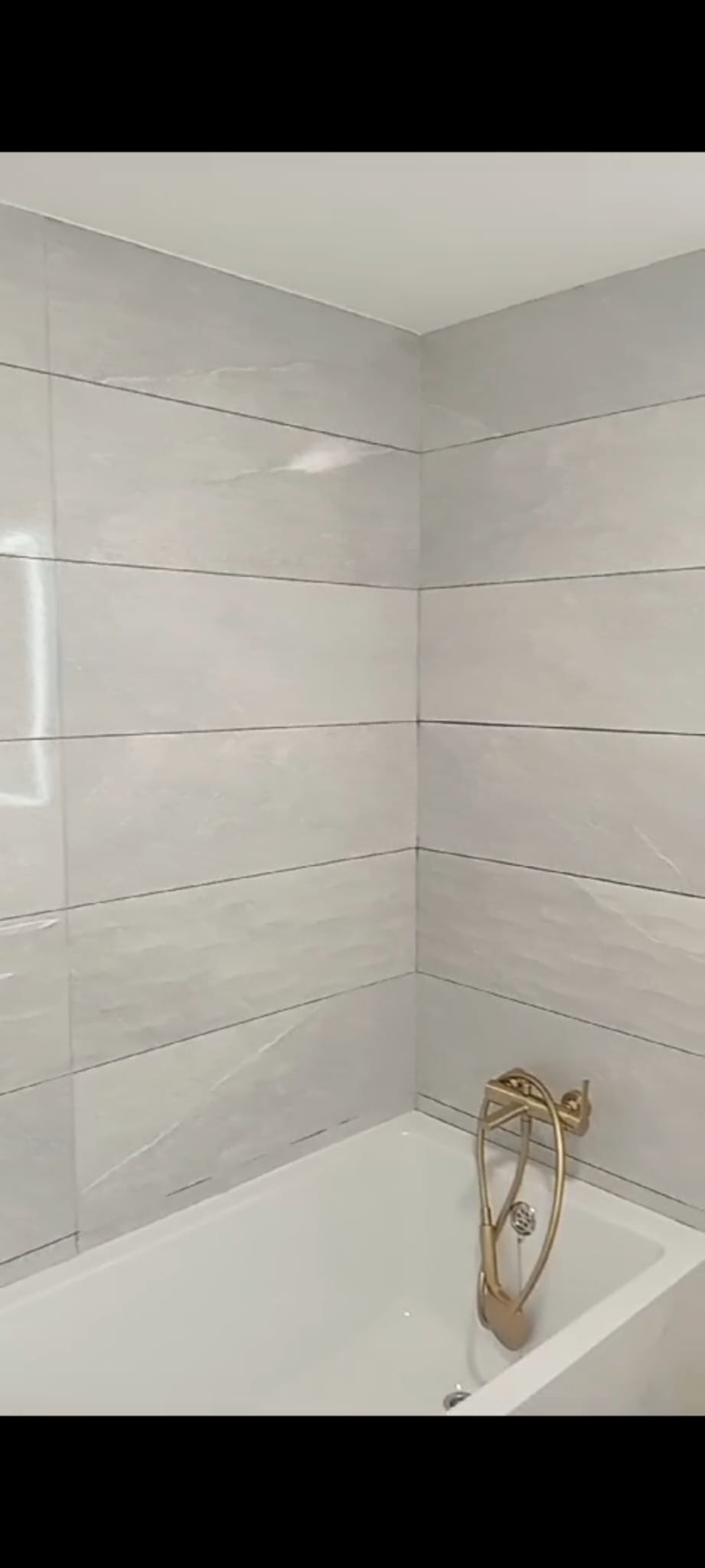 Ejecución de Baño en Tercera Planta de Vivienda Unifamiliar en Zuasti con Sistema de Pladur y Equipamiento Completo - Imagen 9