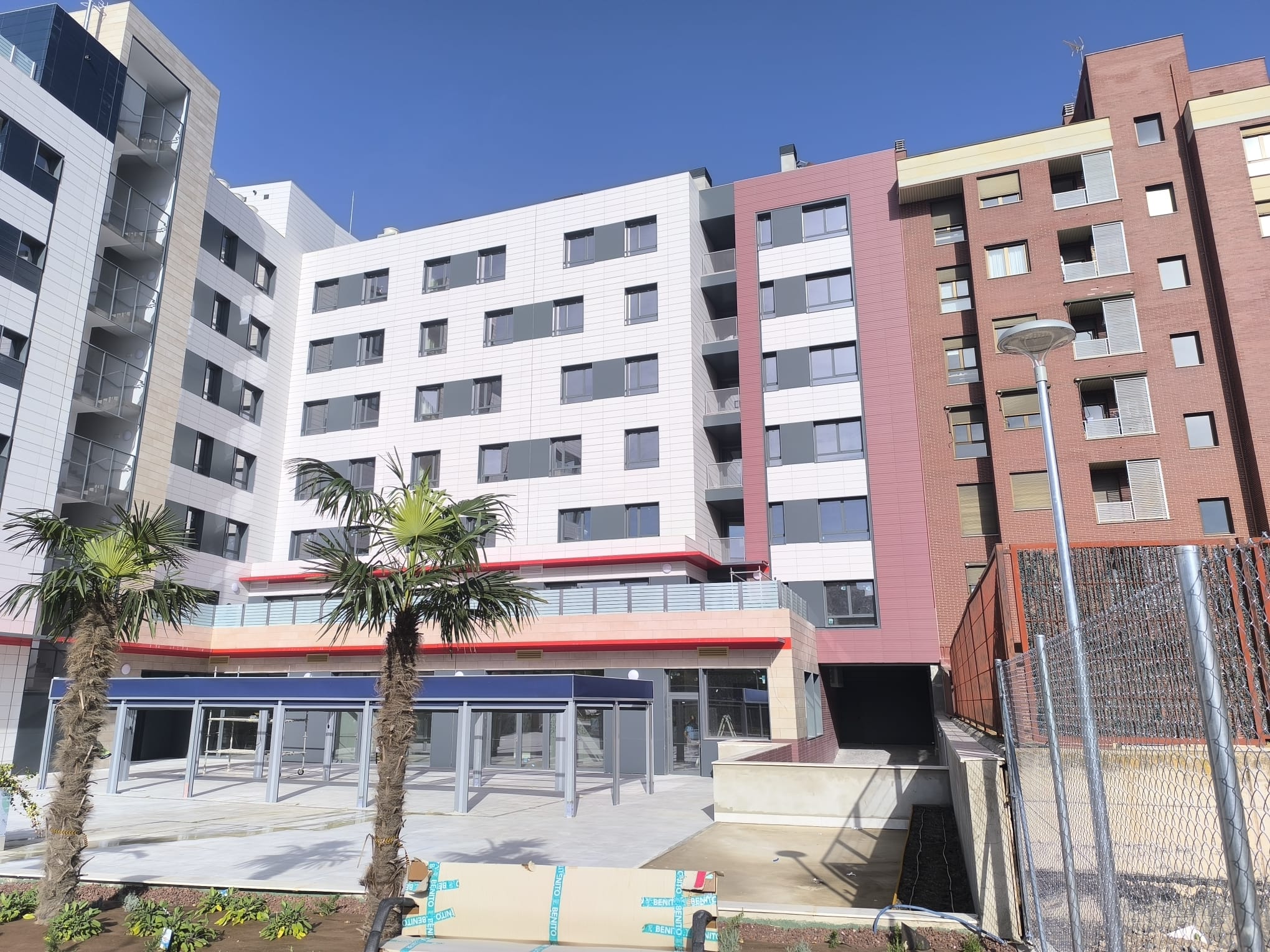 Ejecución de Fachada Ventilada con Sistema Faveker en Edificio Vitalia Home - Imagen 6