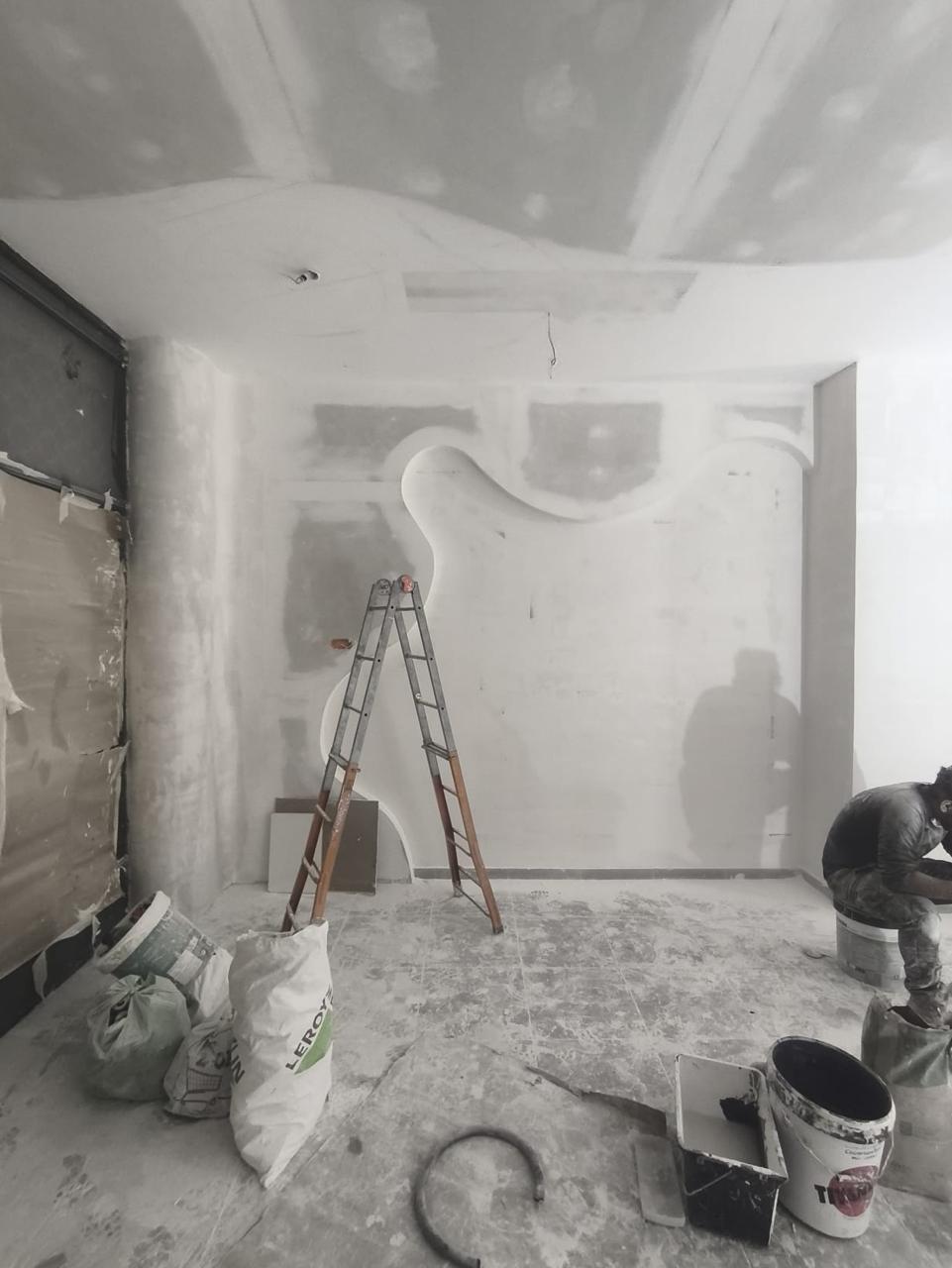 Reforma Integral de Local Comercial para Salón de Belleza con Instalación de Mobiliario en Pamplona - Imagen 11