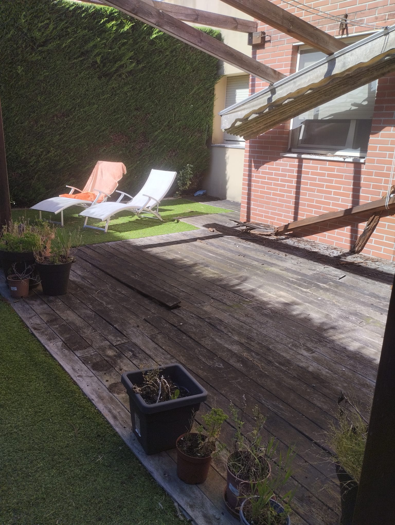 Sustitución de Suelo de Madera por Sistema de Tarima Rastrelada de Composite - Imagen 1