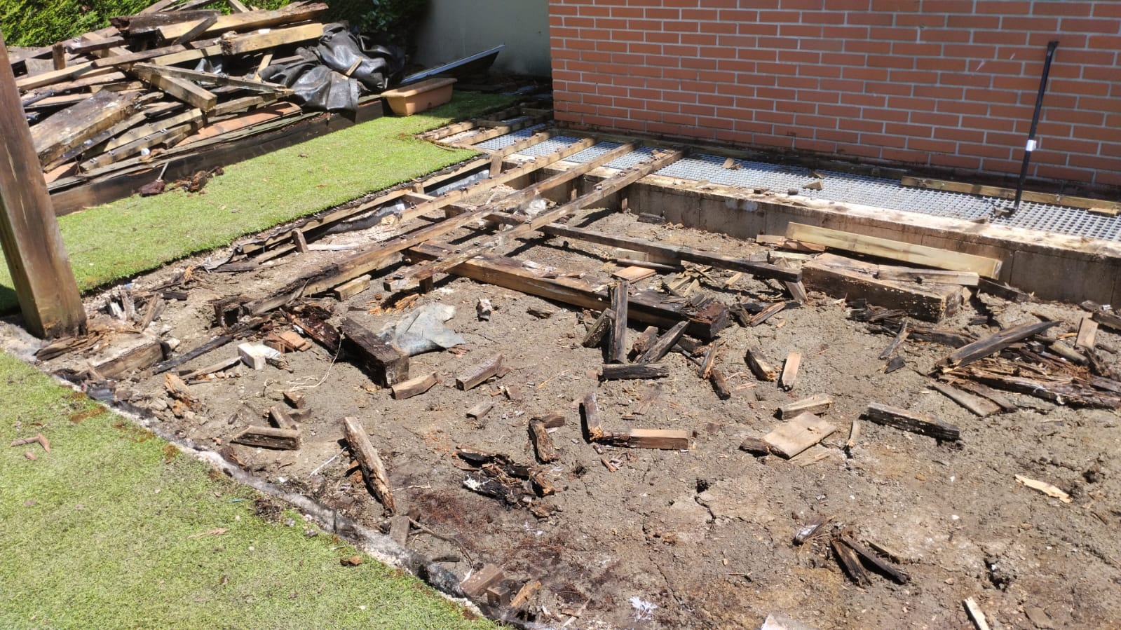 Sustitución de Suelo de Madera por Sistema de Tarima Rastrelada de Composite - Imagen 4