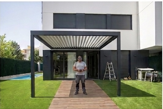 Pérgola bioclimática de aluminio NATERIAL adosada - Imagen 1