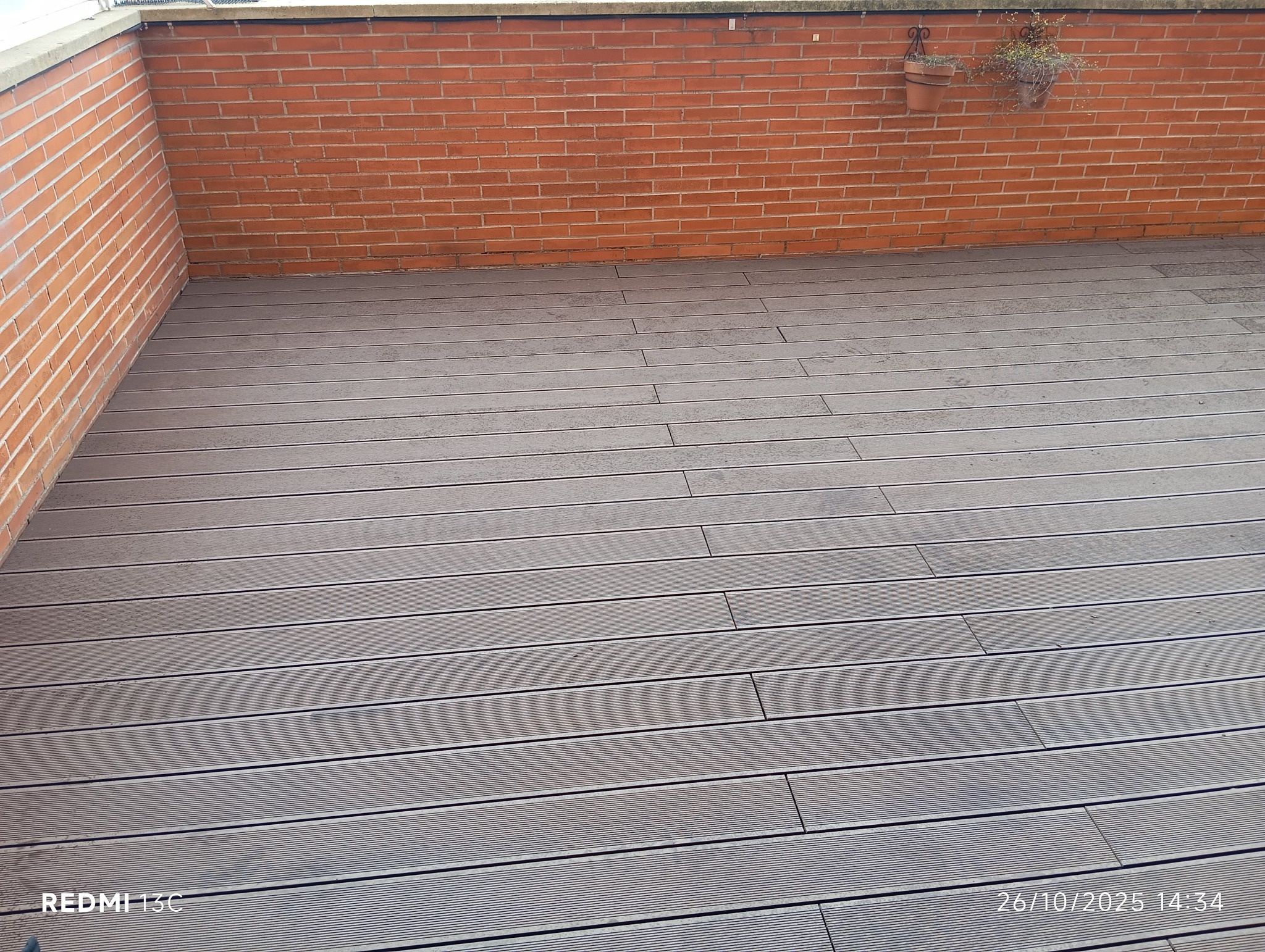 Reejecución de Tarima de Composite por Deficiencias en Instalación Previa - Imagen 4