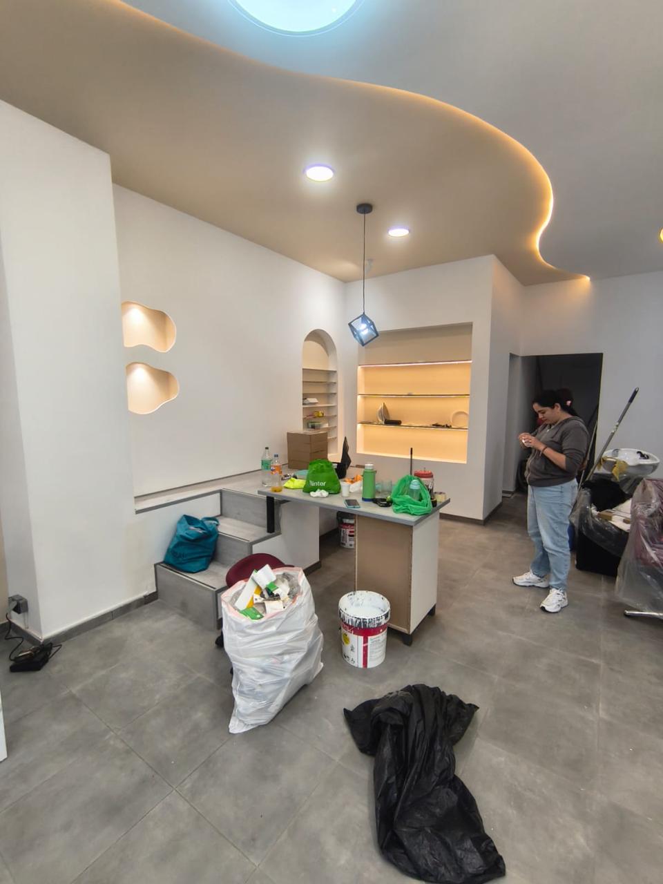 Reforma Integral de Local Comercial para Salón de Belleza con Instalación de Mobiliario en Pamplona - Imagen 17