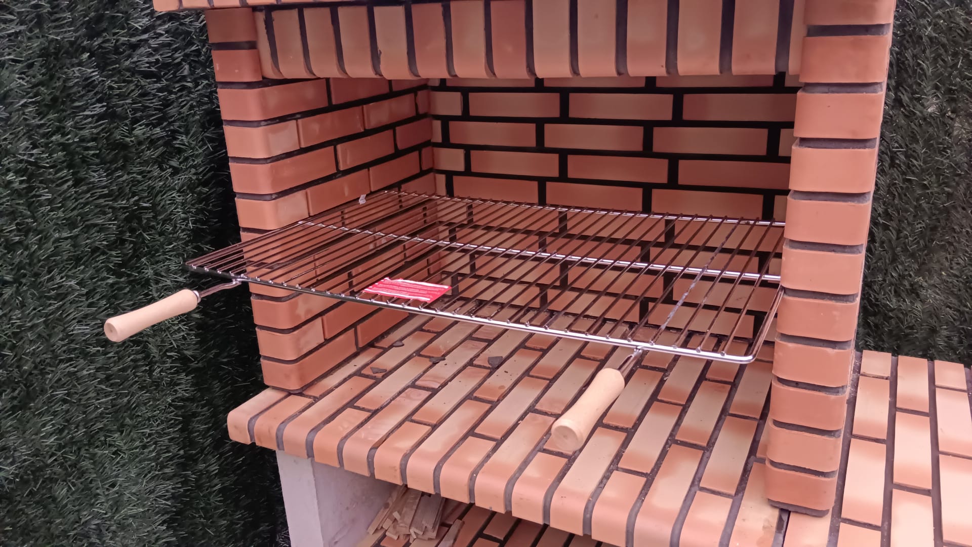 Instalación de Barbacoa de Obra Movelar para 10 Personas - Imagen 1