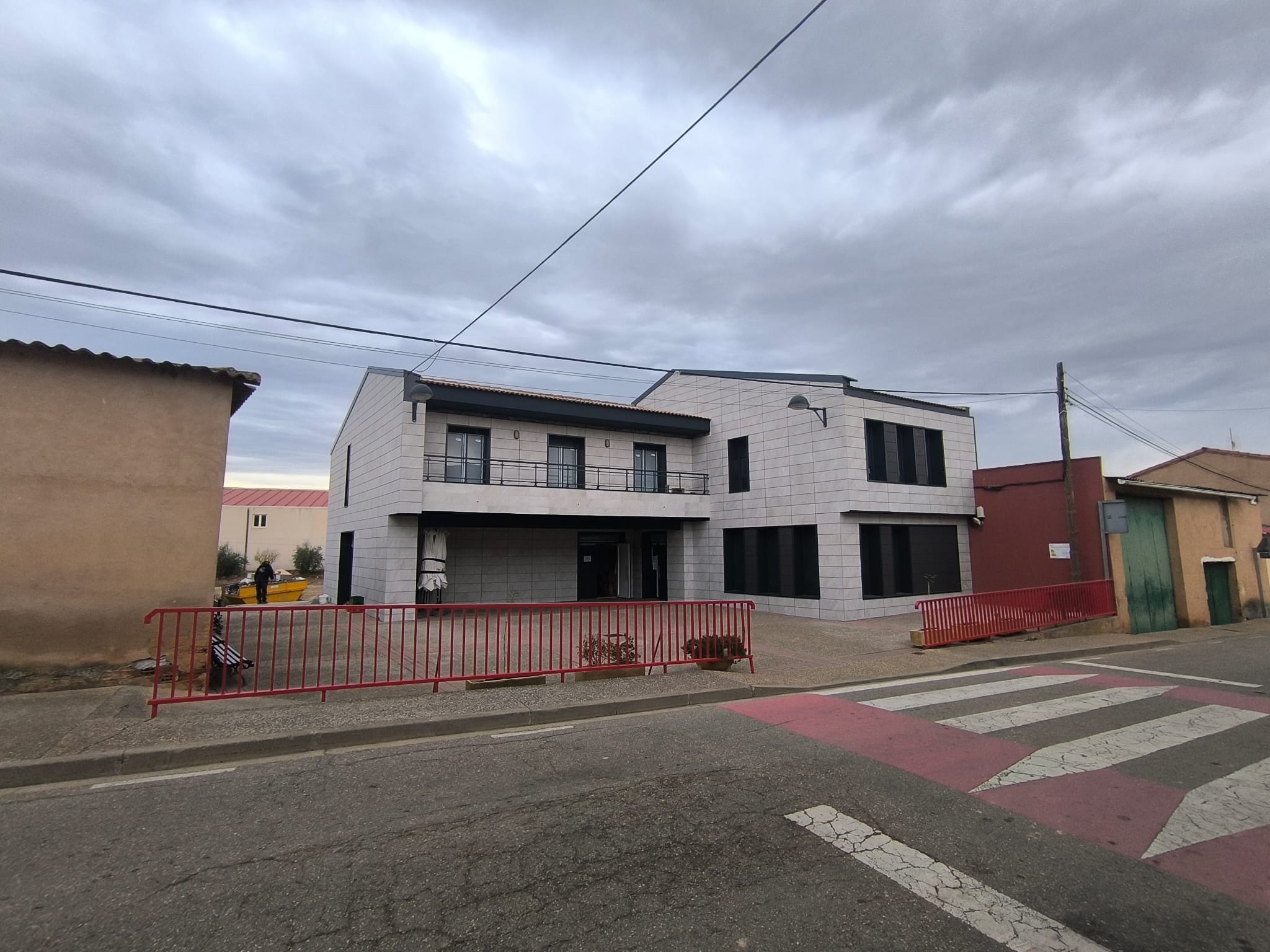 Ejecución de Fachada Ventilada mediante Sistema Buchtal en Edificio Consistorial - Imagen 8