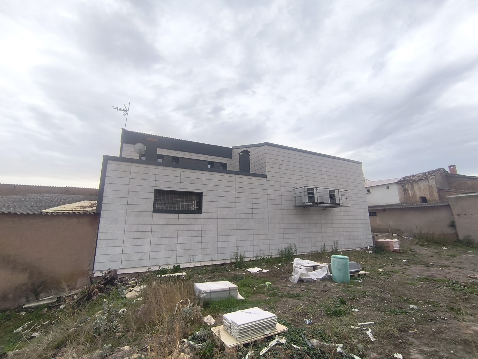 Ejecución de Fachada Ventilada mediante Sistema Buchtal en Edificio Consistorial - Imagen 5