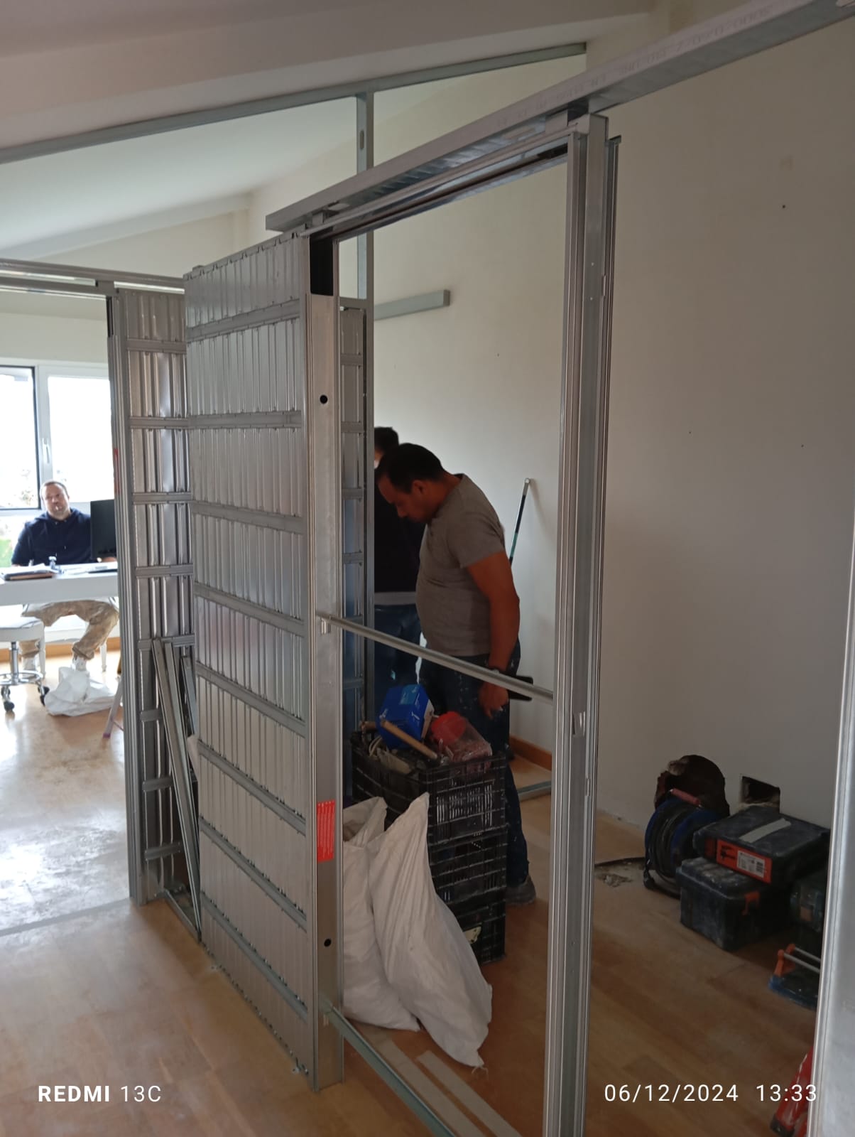 Ejecución de Baño en Tercera Planta de Vivienda Unifamiliar en Zuasti con Sistema de Pladur y Equipamiento Completo - Imagen 4