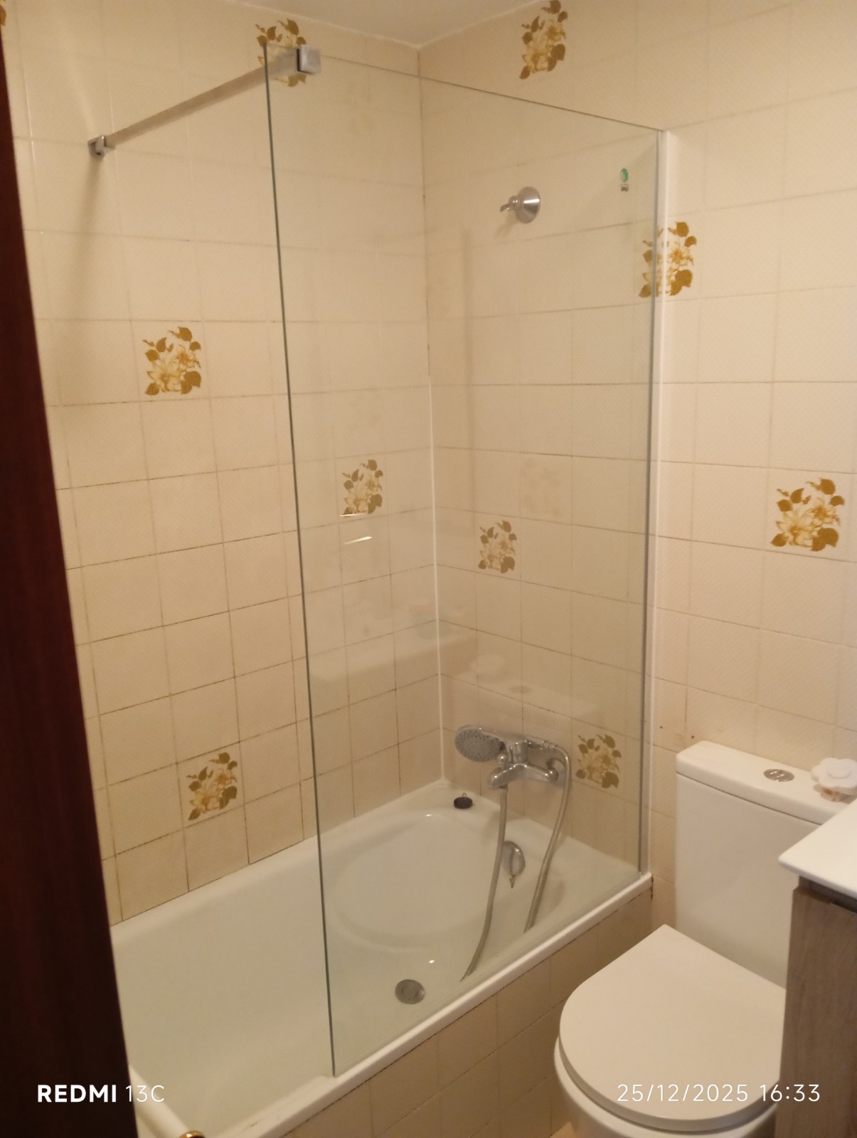 Instalación de Mampara de Vidrio Fijo para Bañera