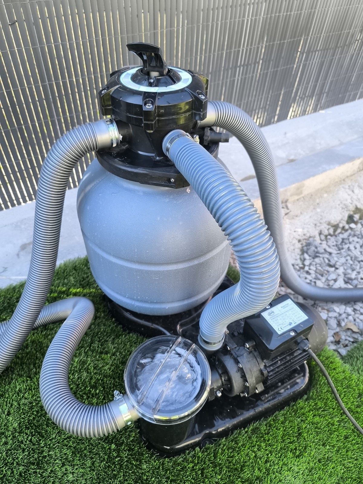 Instalación de piscina desmontable de acero con depuradora - Imagen 1
