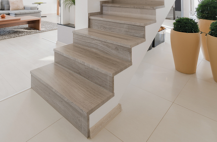 Instalación/revestimiento de escaleras madera